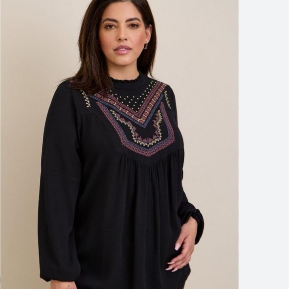 Torrid Black Crinkle Embroidered Blouse Boho - Picture 1 of 8